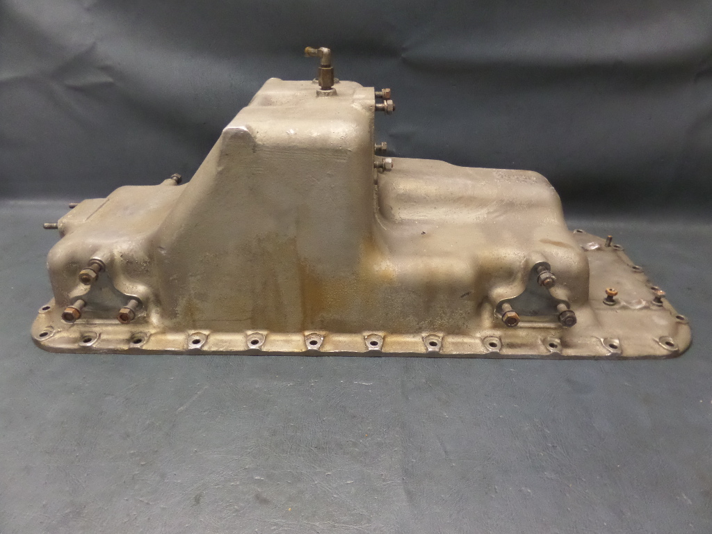 532461J Continental Oil Sump NEW OLD STOCK 